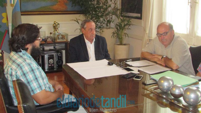 Se firmaron contratos para nuevas obras en Parque Movediza y El Tropezón 