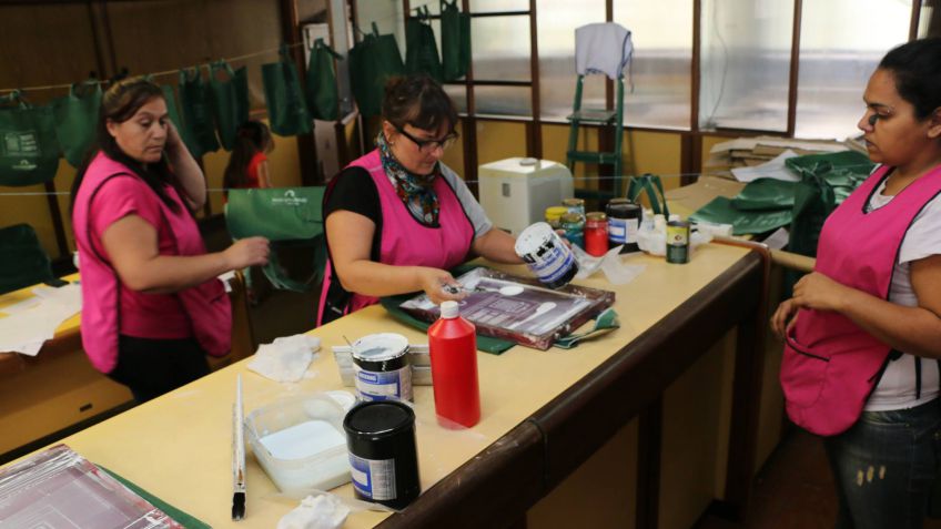 Balance positivo para Coopeva,  tras la fabricación de la primera  tanda de bolsas reutilizables