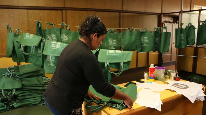 Balance positivo para Coopeva,  tras la fabricación de la primera  tanda de bolsas reutilizables