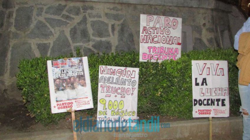 Docentes inician un paro de 48 horas