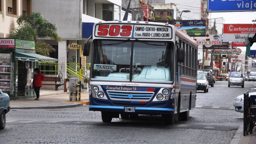 Bancos, transporte público y estaciones de servicio, las principales complicaciones por el paro 