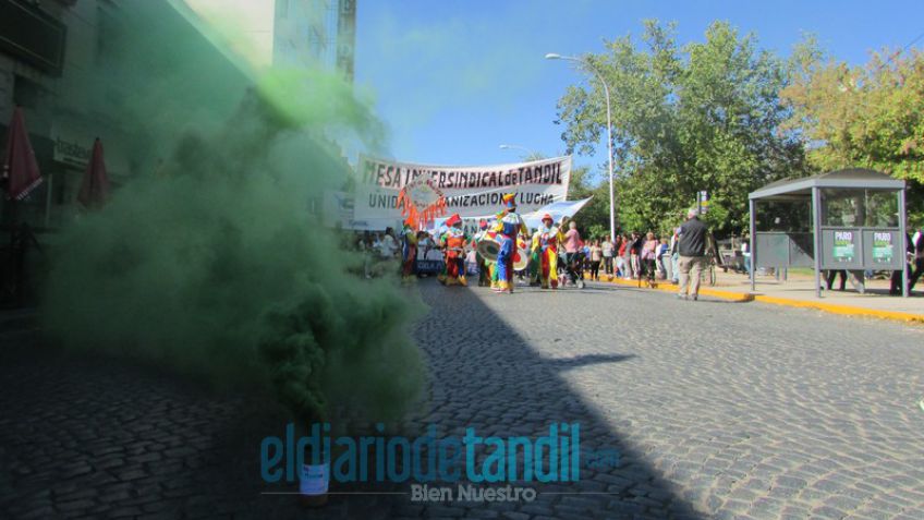 Diferentes gremios marcharon en el marco del paro nacional