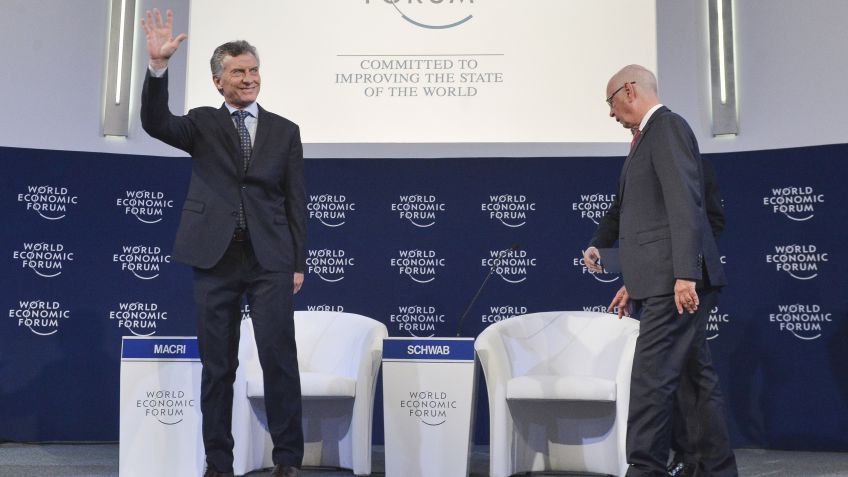 En medio del contundente paro nacional, Macri estuvo con empresarios