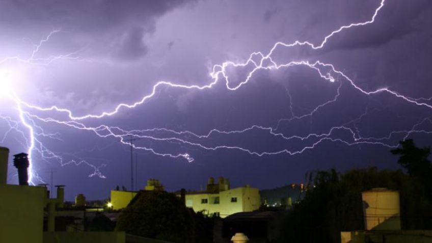 La lluvia y el alerta meteorológico continuarán durante el domingo