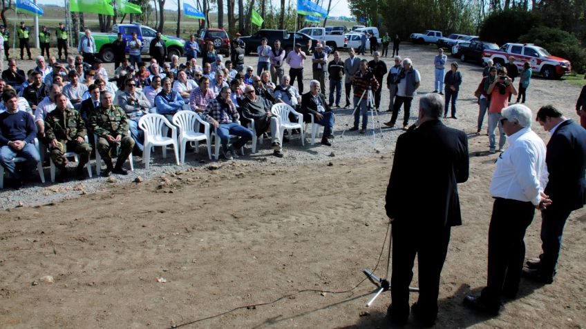 Lunghi participó del acto de inauguración del destacamento policial del Paraje El Cuco