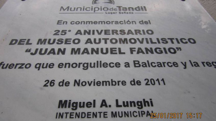Vecino quiere concientizar sobre la utilización de bienes públicos para la promoción de funcionarios
