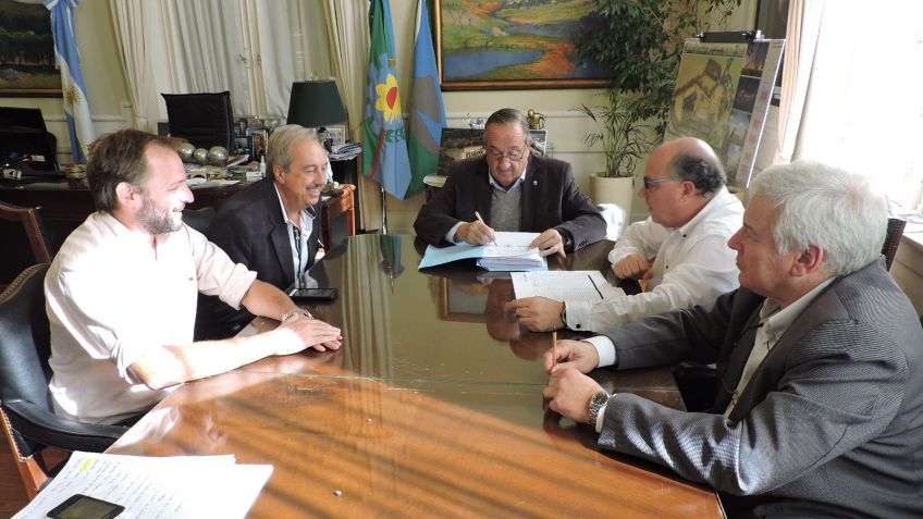 Más repavimentación: once cuadras y el acceso a Cerro Leones