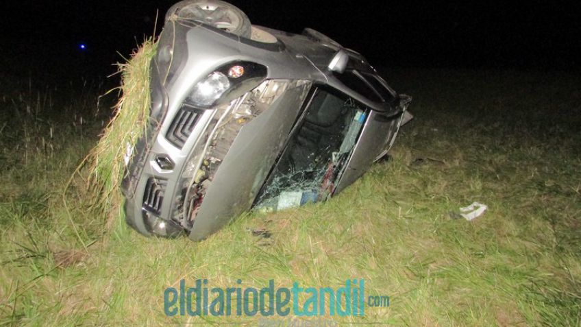 Grave vuelco en la Ruta 226: todos fuera de peligro