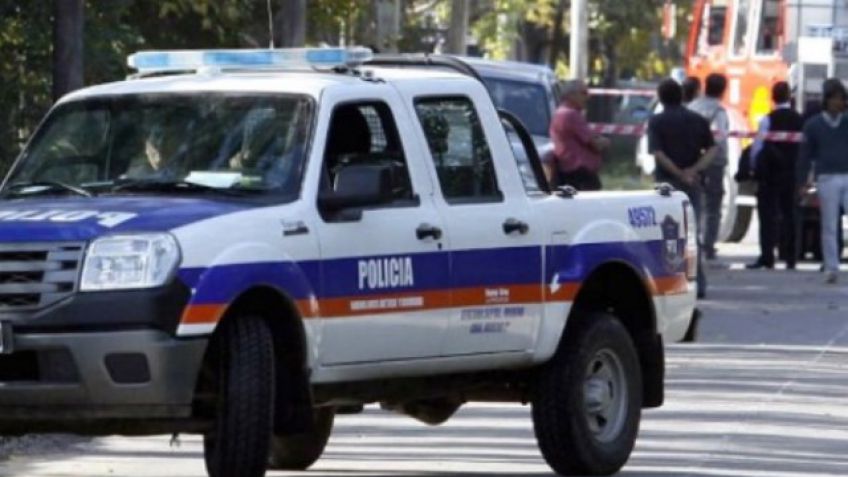 Un tandilense fue demorado mientras realizaba exhibiciones obscenas con un pene de látex
