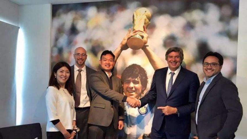 Por la demanda a Konami, Maradona ayudará al fútbol local