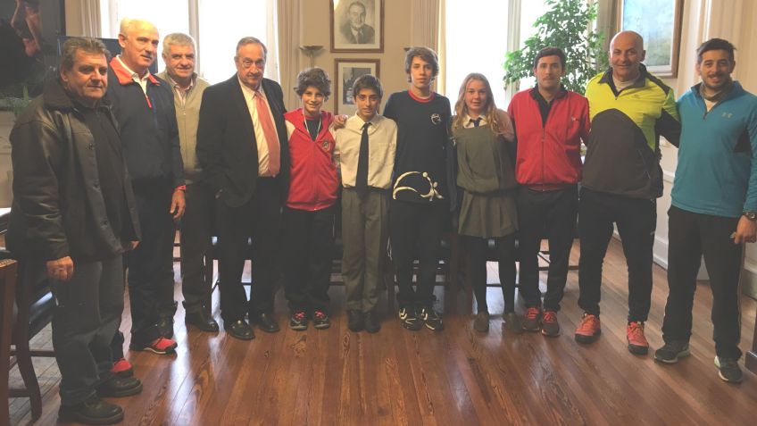 El intendente recibió a destacados deportistas tandilenses