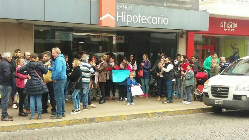 Beneficiarios de Eleprint esperan con ansias una solución desde el Banco Hipotecario