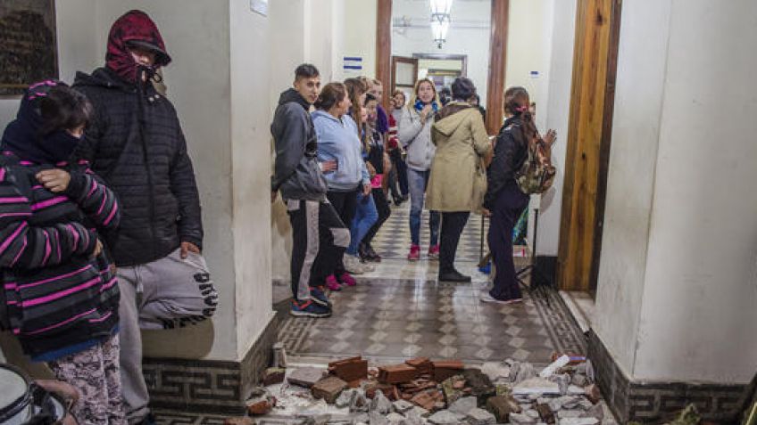 Tensión: Es inminente el desalojo en el Ministerio de Trabajo