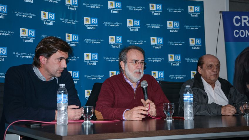 Mussi y Bocco se reunieron con dirigentes y militantes del peronismo para analizar la "Politica y la Economia en tiempos de Macri"