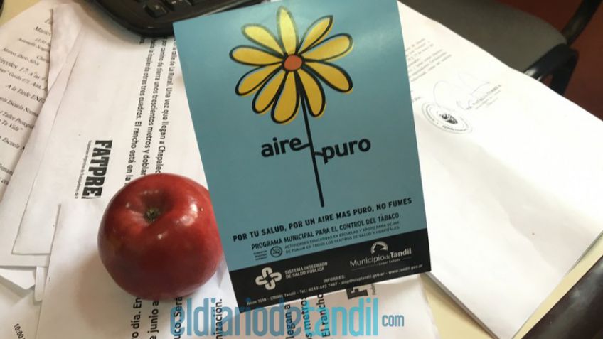 Una manzana por un cigarrillo