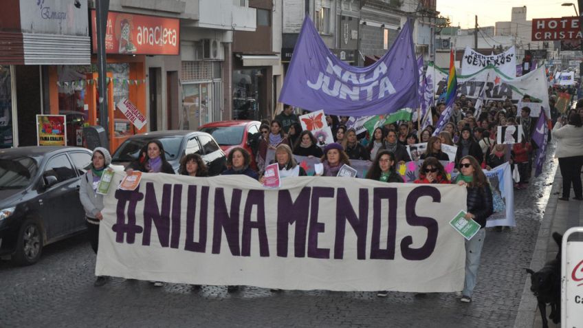 "Ni Una Menos, Vivas Nos Queremos"