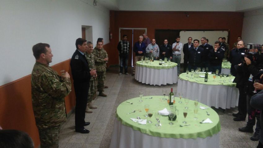 El Ejército y la Fuerza Aérea agasajaron a los periodistas
