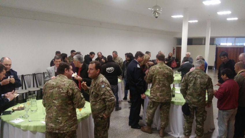 El Ejército y la Fuerza Aérea agasajaron a los periodistas