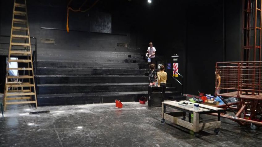 ¿Cierra el Teatro La Fábrica?
