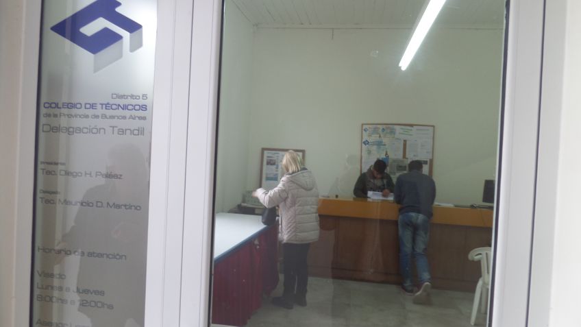 Técnicos capacitados para controlar las instalaciones de gas y eléctricas