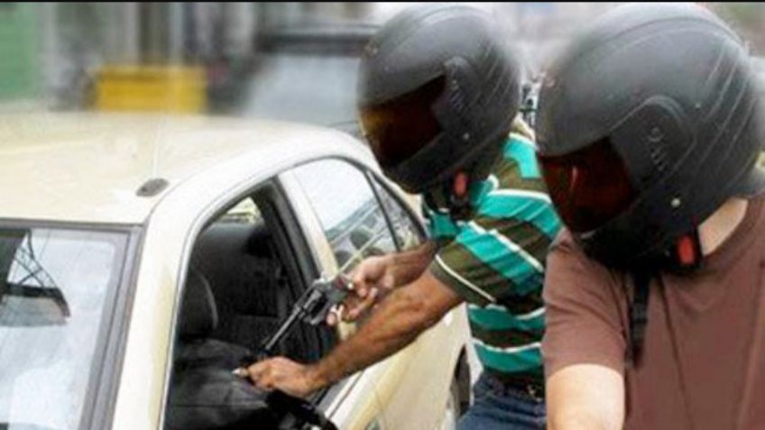 Una mujer fue asaltada por motochorro armado