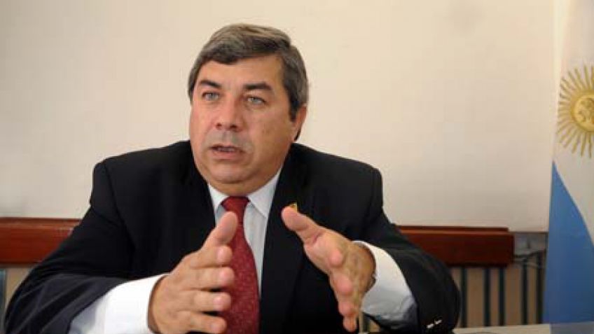 Carlos Fernández será candidato a diputado nacional 