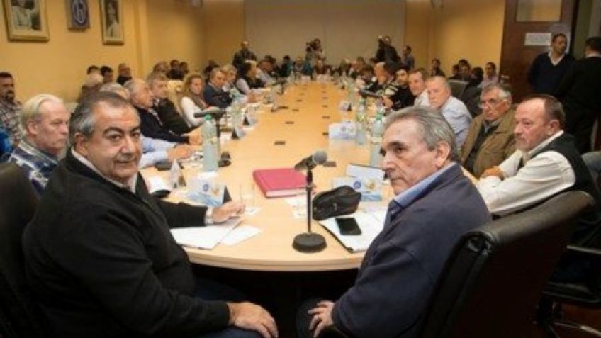 El Gobierno recibe a empresarios y sindicalistas para definir el nuevo monto del salario mínimo