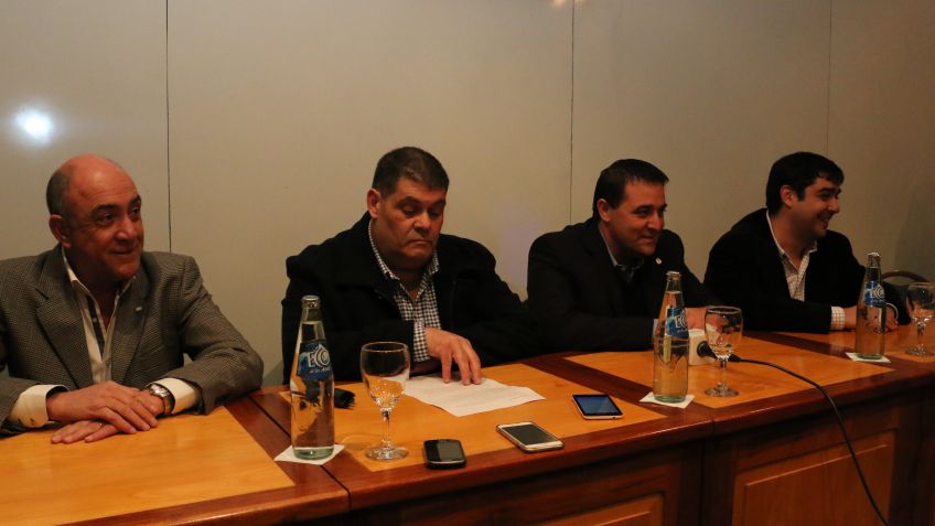 Presidente de la liga Tandilense de futbol y autoridades de Afa en importante reunión