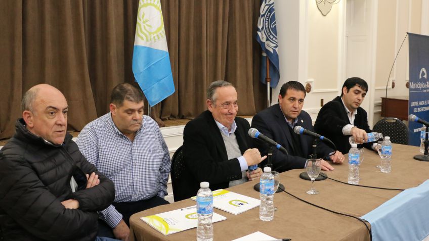 Presidente de la liga Tandilense de futbol y autoridades de Afa en importante reunión