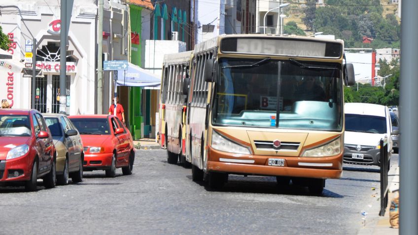 Desde hoy rige el aumento del boleto de colectivos y el estacionamiento medido
