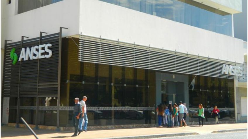 Trabajadores de ANSES defienden el sistema previsional, público, solidario y de reparto