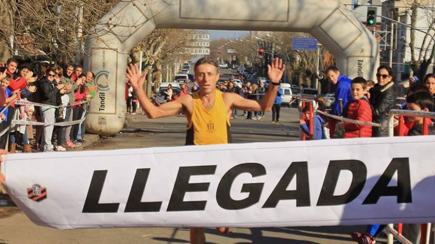 Carlos Mancini y Silvina Zanuttini se llevaron el Cross Urbano del club Independiente