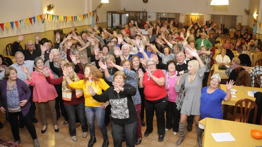 Con gran participación de público se inició una nueva edición de "Sábados De Bailongo"