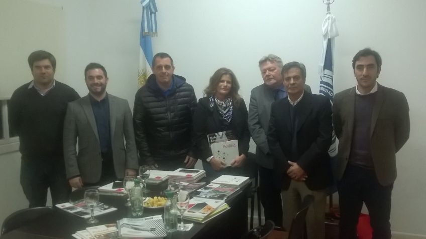 Se concretó charla de diplomático de Polonia
