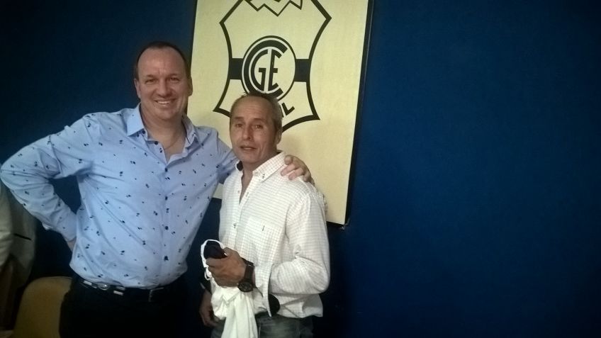 Fue presentado el libro de Luis Riglos en el Club Gimnasia y Esgrima
