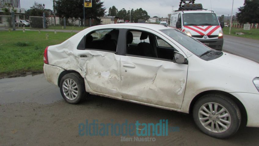 Choque y vuelco en la Ruta 226: una mujer hospitalizada
