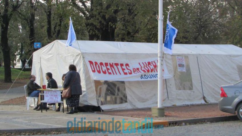 Docentes universitarios rechazaron la propuesta salarial y continúan con el plan de lucha