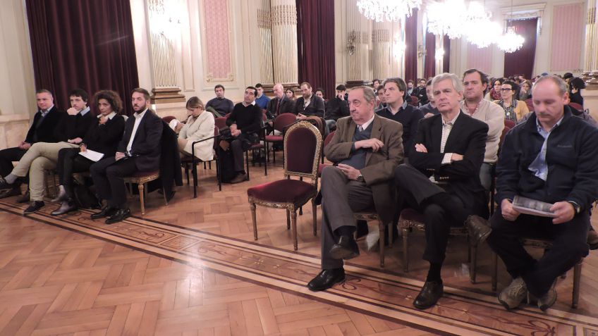 Lunghi dijo que quiere que las empresas de la ciudad "logren colocar sus productos y servicios en el exterior"