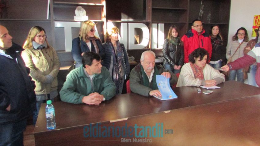 Con presencia de proteccionistas, Olivera desligó de culpas a Bromatología por la muerte de un perro en su predio