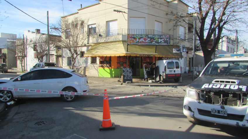 Violento choque entre dos vehículos dejó dos heridos
