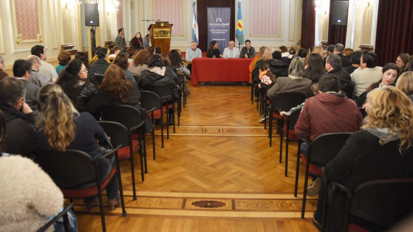 Más de 60 referentes de iglesias de Tandil recibieron certificados de capacitación en la problemática de adicciones