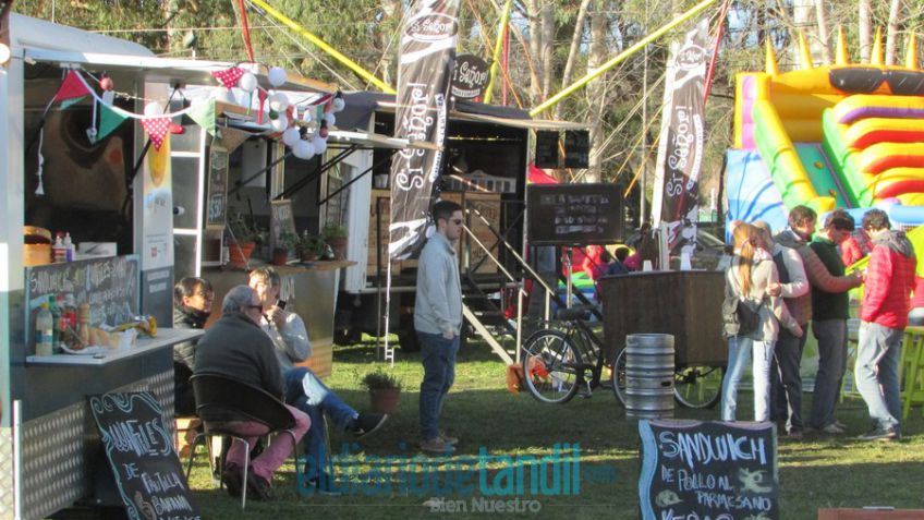 Volvió el sol y la jornada de Food Trucks estuvo ideal