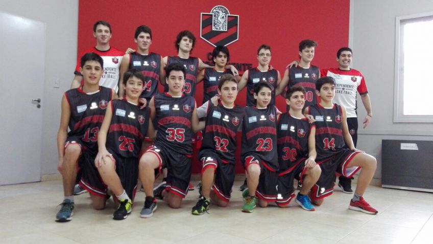 El sub 15 de Independiente partió para jugar un torneo Sudamericano en Brasil