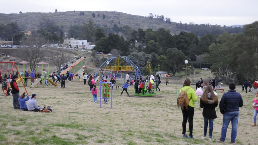 Pese a la lluvia, cientos de tandilenses disfrutaron de la inauguración del Parque del Origen
