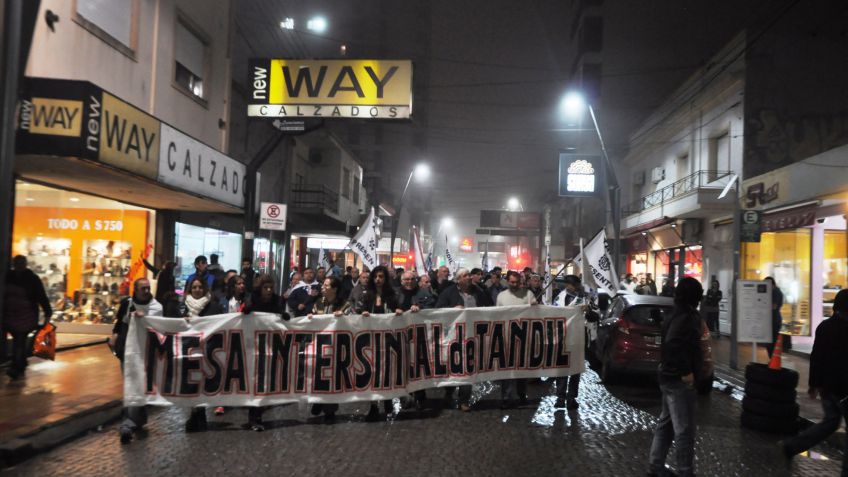 Se marchó en repudio a los despidos en Radio Tandil y Cinpal