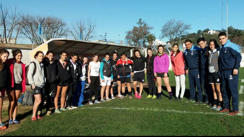 La selección femenina se prepara para el debut 