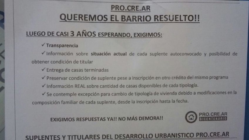 Los suplentes del Procrear empapelaron el centro en busca de respuestas