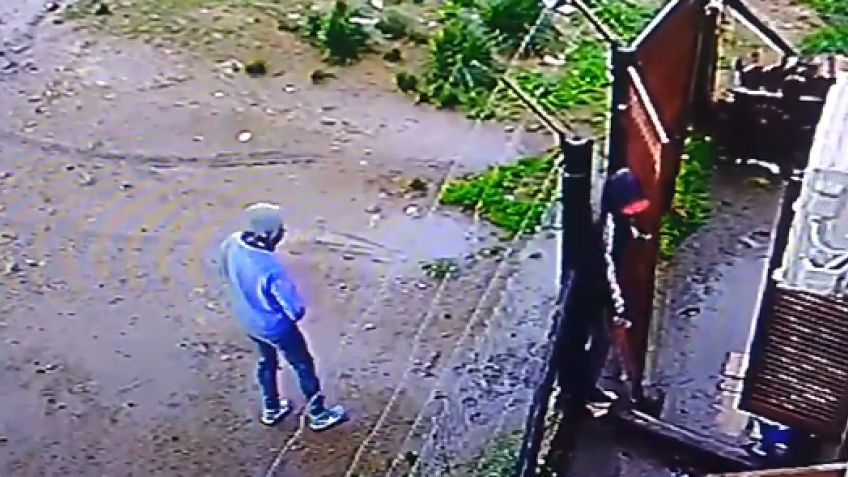 Delincuentes armados quedaron filmados intentando ingresar a una vivienda