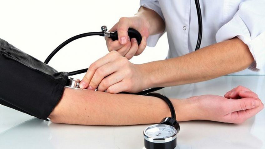 Realizan por primera vez campaña de control de hipertensión arterial