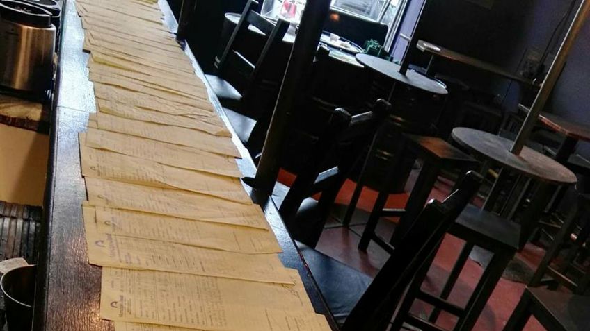 Desde el bar Yrigoyen admiten que cerraron "bajo la amenaza de clausura por parte de los directores de inspección general"